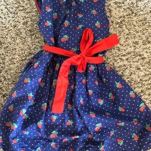 Toddler girls 3-4 yo Mini Boden dress with tulle underlay.